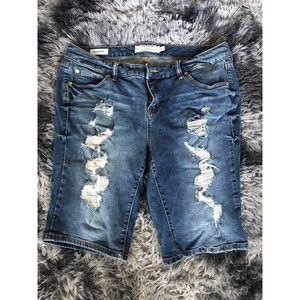 Torrid Denim Boyfriend Jean Shorts Size 14